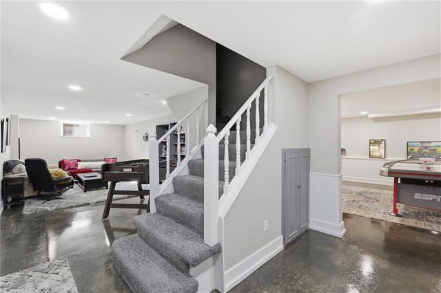 11612 W 100th Street, Overland Park, KS 66214