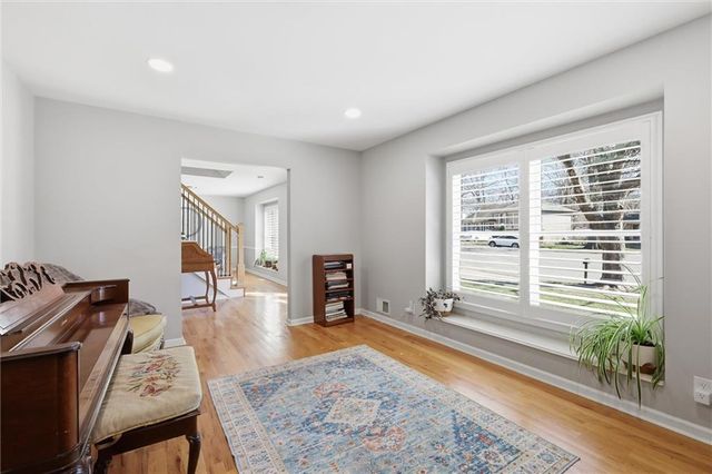 11612 W 100th Street, Overland Park, KS 66214