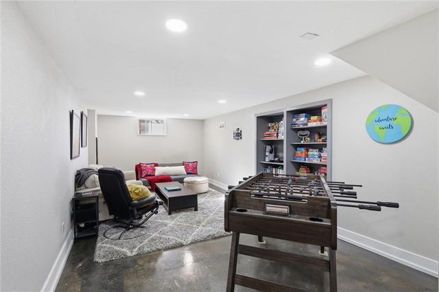 11612 W 100th Street, Overland Park, KS 66214