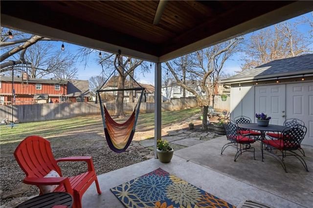 11612 W 100th Street, Overland Park, KS 66214