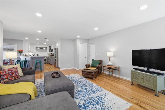 11612 W 100th Street, Overland Park, KS 66214