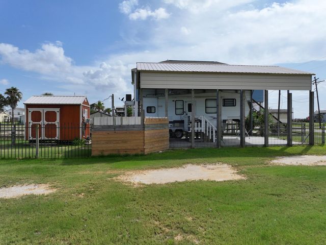 1308 Quarles Avenue, Port Bolivar, TX 77650