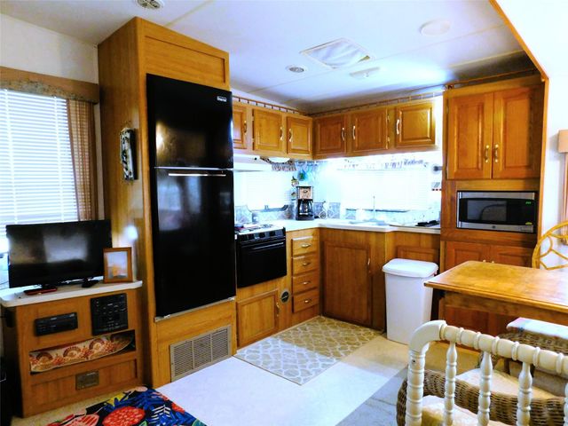 1308 Quarles Avenue, Port Bolivar, TX 77650