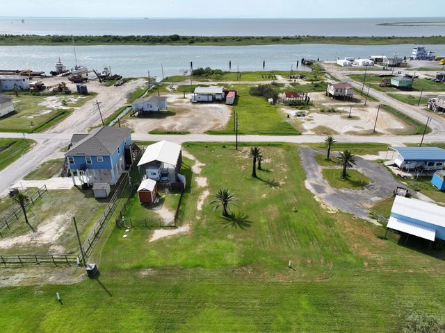1308 Quarles Avenue, Port Bolivar, TX 77650
