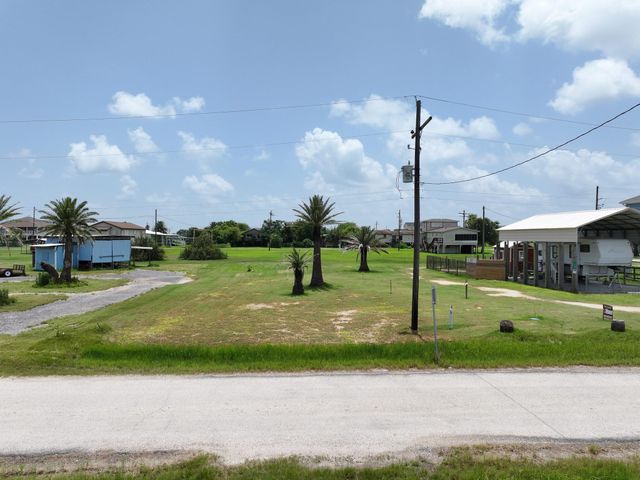 1308 Quarles Avenue, Port Bolivar, TX 77650