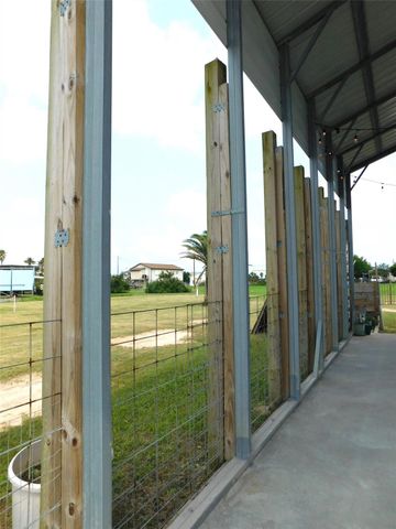 1308 Quarles Avenue, Port Bolivar, TX 77650