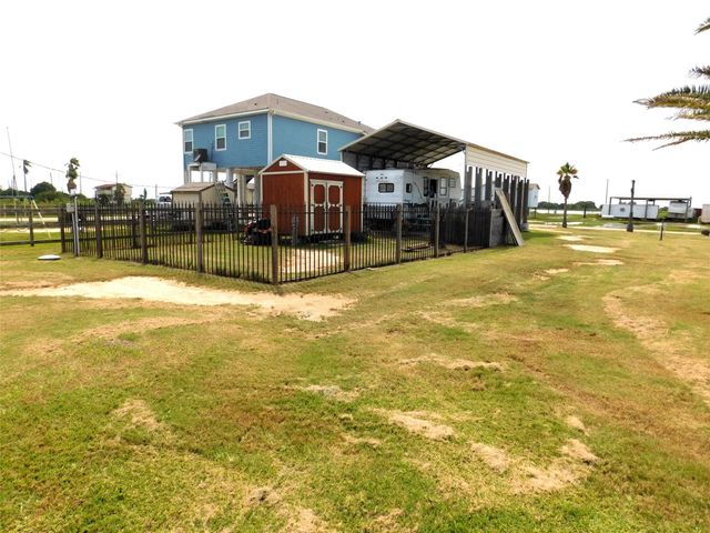 1308 Quarles Avenue, Port Bolivar, TX 77650