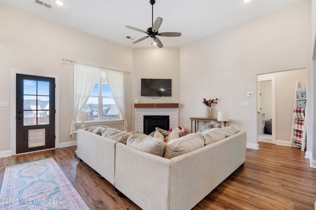 2112 Laughter Road, Nesbit, MS 38651