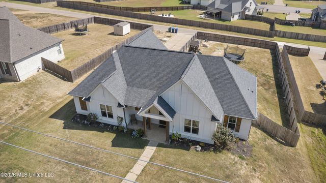 2112 Laughter Road, Nesbit, MS 38651