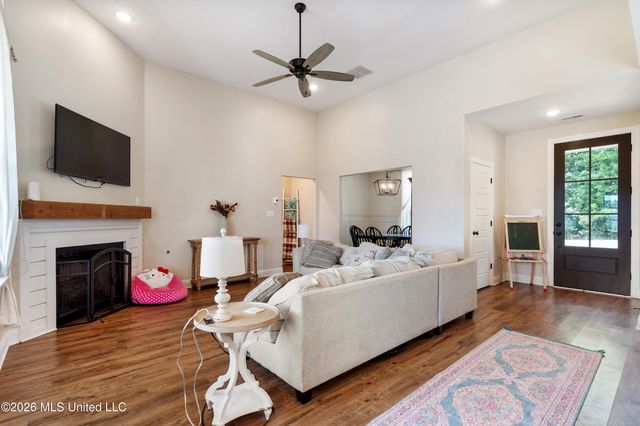 2112 Laughter Road, Nesbit, MS 38651