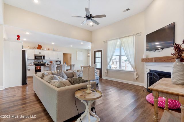 2112 Laughter Road, Nesbit, MS 38651