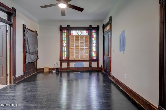 216 N Wall Avenue, Joplin, MO 64801