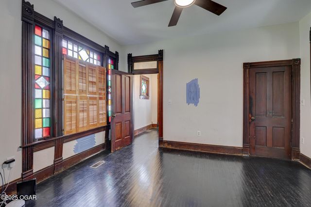 216 N Wall Avenue, Joplin, MO 64801