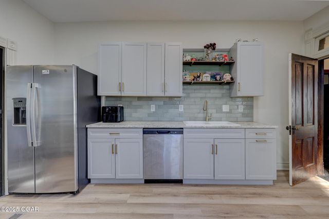 216 N Wall Avenue, Joplin, MO 64801