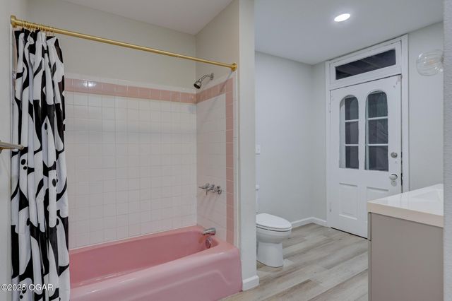 216 N Wall Avenue, Joplin, MO 64801