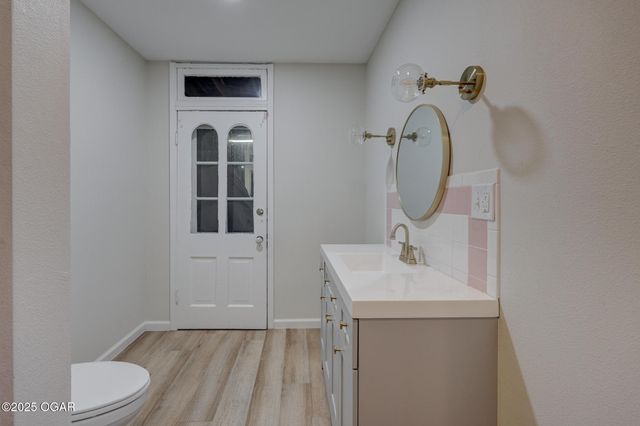 216 N Wall Avenue, Joplin, MO 64801