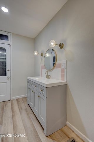 216 N Wall Avenue, Joplin, MO 64801