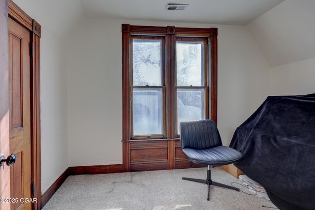 216 N Wall Avenue, Joplin, MO 64801