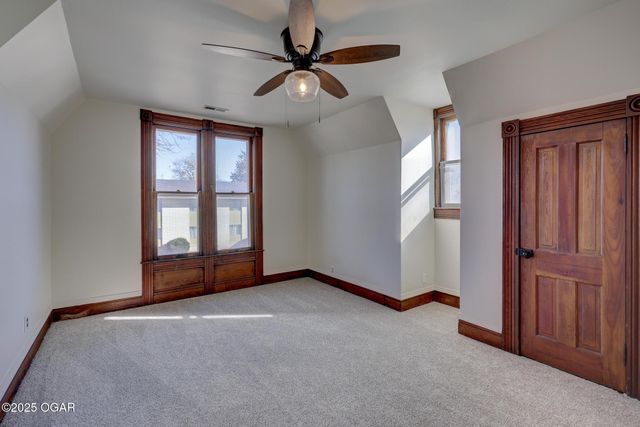 216 N Wall Avenue, Joplin, MO 64801