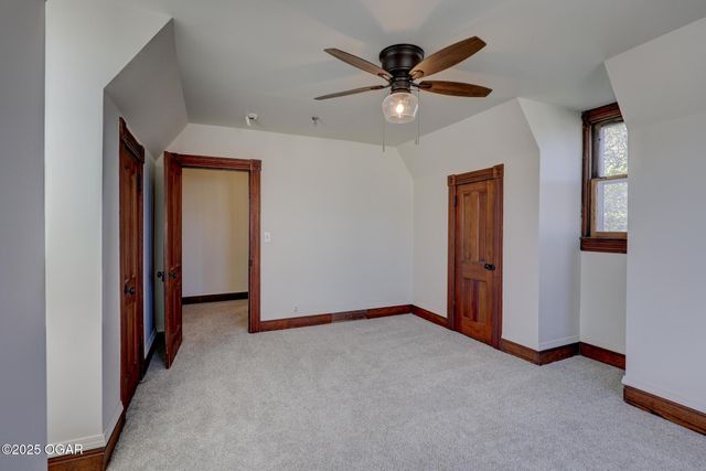 216 N Wall Avenue, Joplin, MO 64801