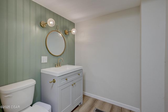 216 N Wall Avenue, Joplin, MO 64801