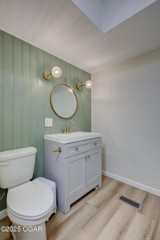 216 N Wall Avenue, Joplin, MO 64801