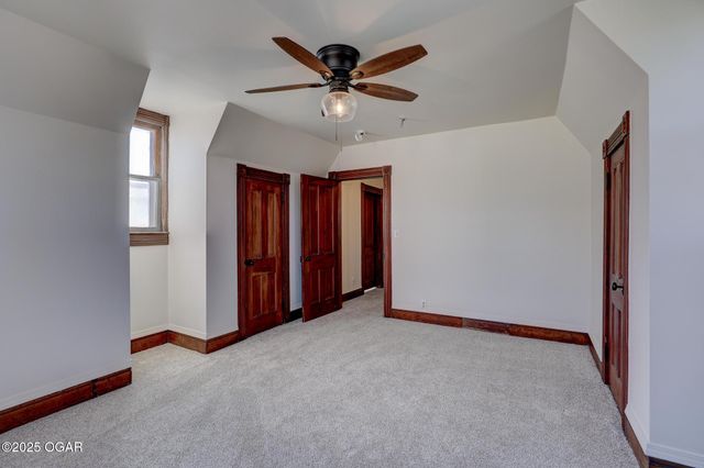 216 N Wall Avenue, Joplin, MO 64801