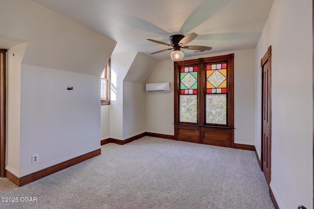 216 N Wall Avenue, Joplin, MO 64801