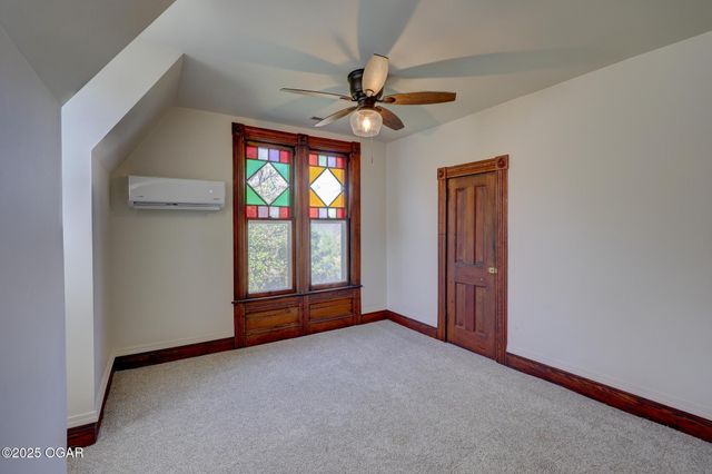 216 N Wall Avenue, Joplin, MO 64801