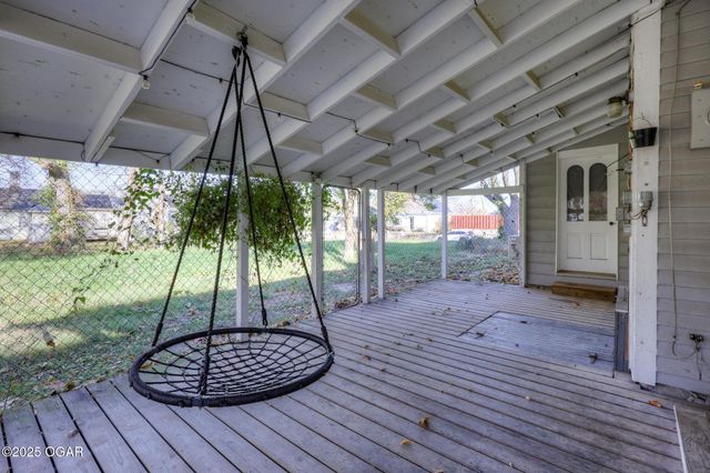 216 N Wall Avenue, Joplin, MO 64801