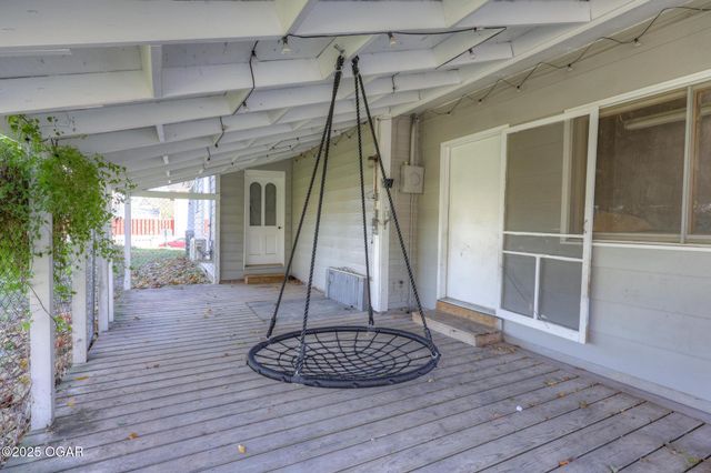 216 N Wall Avenue, Joplin, MO 64801