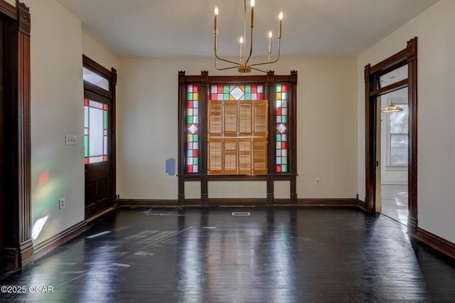 216 N Wall Avenue, Joplin, MO 64801