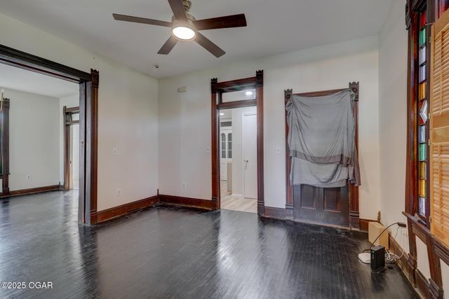 216 N Wall Avenue, Joplin, MO 64801