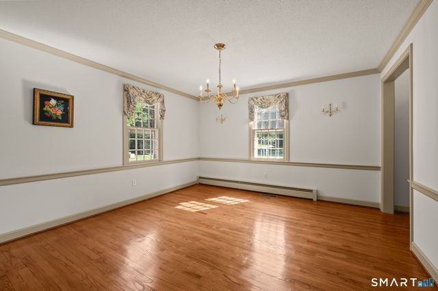 111 Pennywise Lane, Glastonbury, CT 06033