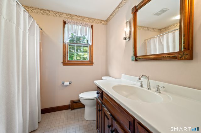 111 Pennywise Lane, Glastonbury, CT 06033