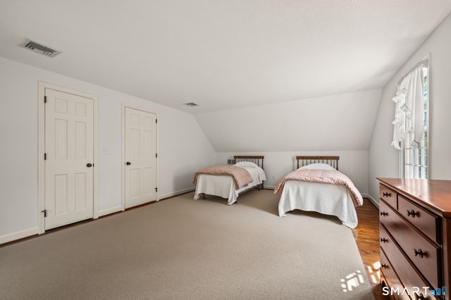 111 Pennywise Lane, Glastonbury, CT 06033