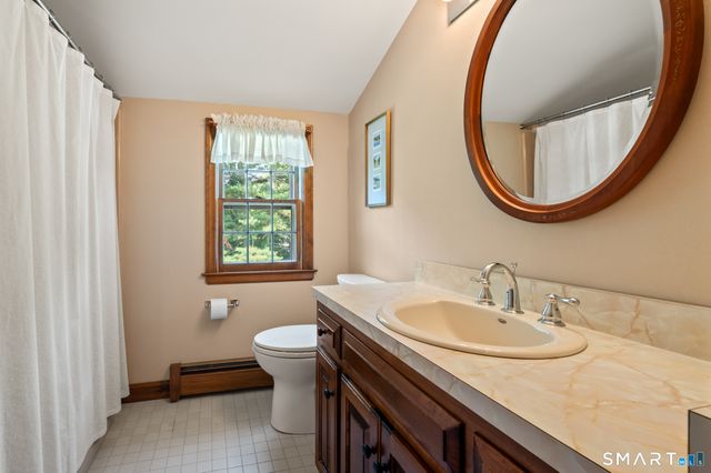 111 Pennywise Lane, Glastonbury, CT 06033