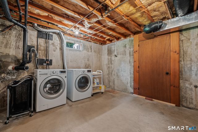 111 Pennywise Lane, Glastonbury, CT 06033