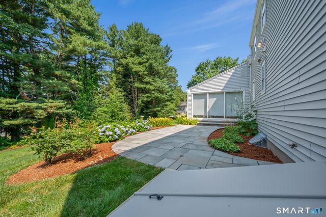 111 Pennywise Lane, Glastonbury, CT 06033