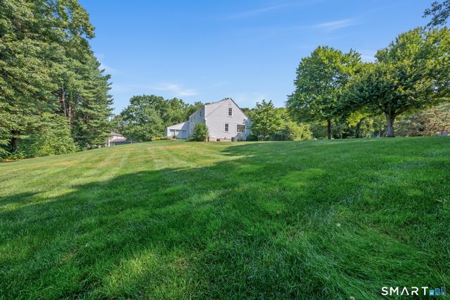 111 Pennywise Lane, Glastonbury, CT 06033