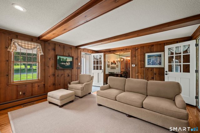111 Pennywise Lane, Glastonbury, CT 06033