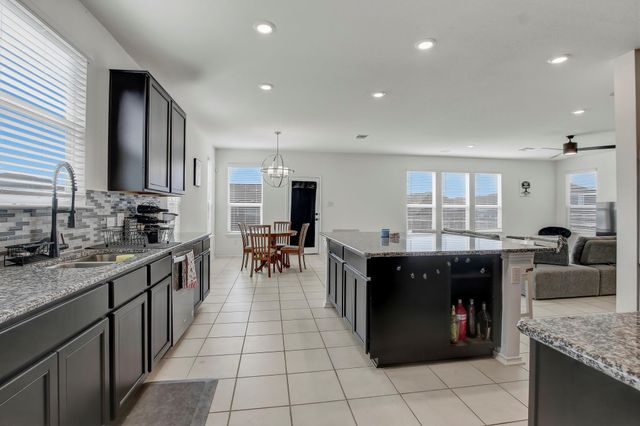 180 Outlaw DR, Jarrell, TX 76537