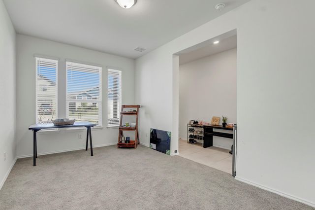 180 Outlaw DR, Jarrell, TX 76537