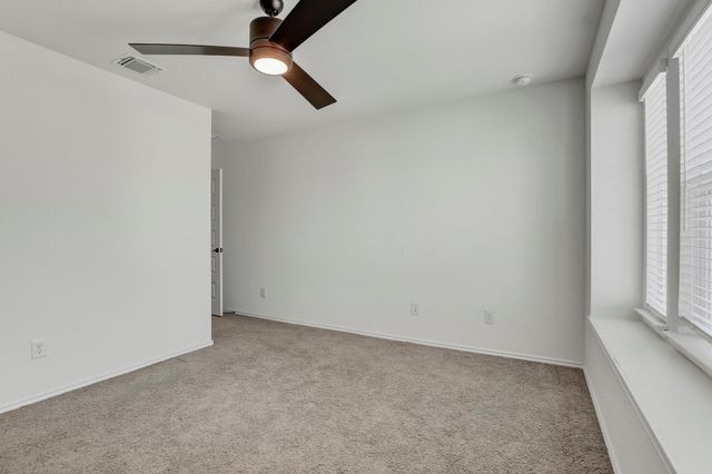 180 Outlaw DR, Jarrell, TX 76537