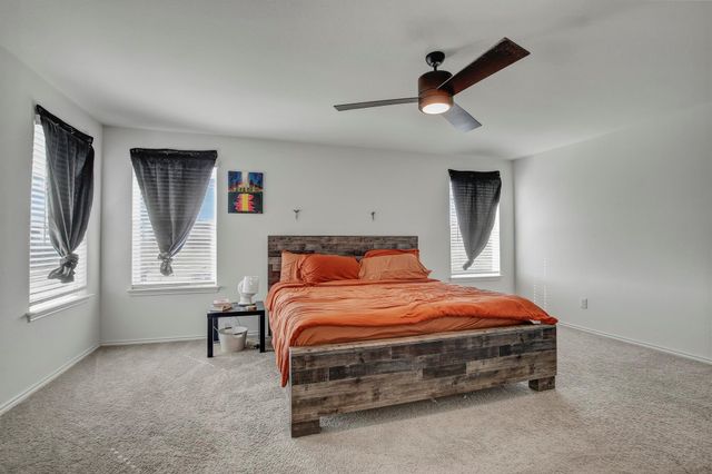 180 Outlaw DR, Jarrell, TX 76537