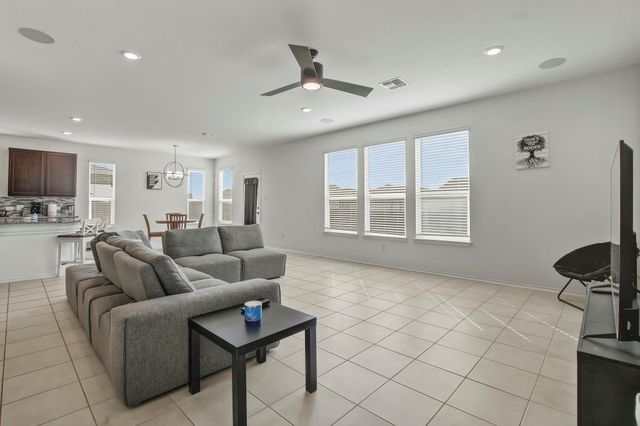 180 Outlaw DR, Jarrell, TX 76537