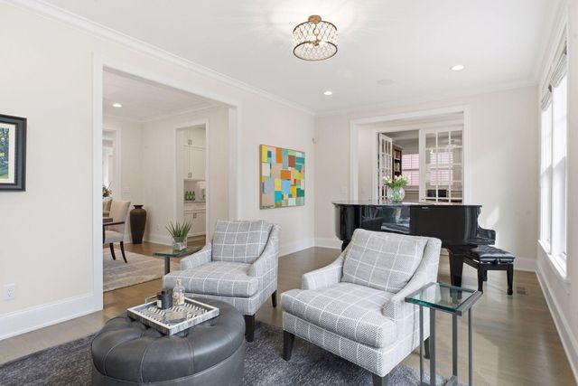 1774 Girard Avenue S, Minneapolis, MN 55403