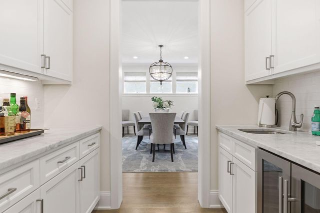 1774 Girard Avenue S, Minneapolis, MN 55403