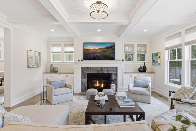 1774 Girard Avenue S, Minneapolis, MN 55403