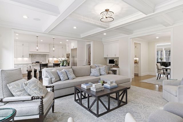 1774 Girard Avenue S, Minneapolis, MN 55403